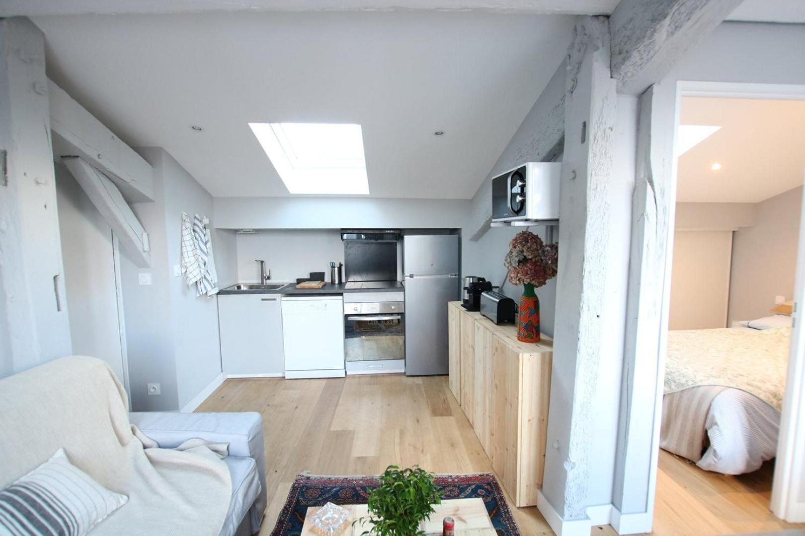 בורדו Guestready - Sunny Attic Apt Near Grand Theatre מראה חיצוני תמונה